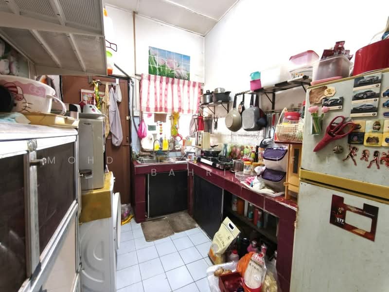 Rumah Teres 1 Tingkat untuk Dijual di Taman Sakura (Seremban) - Mohd Aizat Saiful Bahri - Kitchen - PropertyGuru.com.my