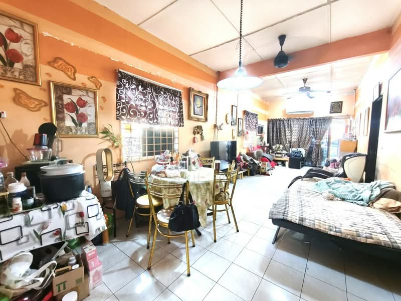 Rumah Teres 1 Tingkat untuk Dijual di Taman Sakura (Seremban) - Mohd Aizat Saiful Bahri - Living Room - PropertyGuru.com.my