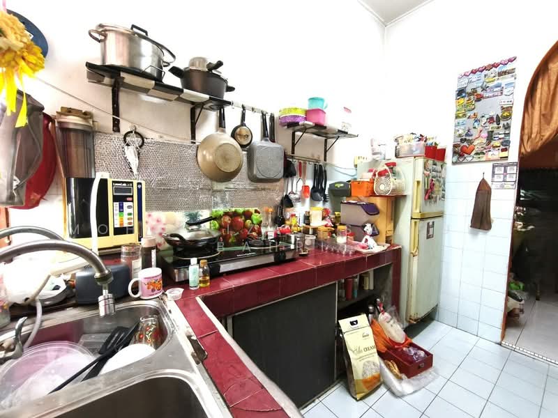 Rumah Teres 1 Tingkat untuk Dijual di Taman Sakura (Seremban) - Mohd Aizat Saiful Bahri - Kitchen - PropertyGuru.com.my