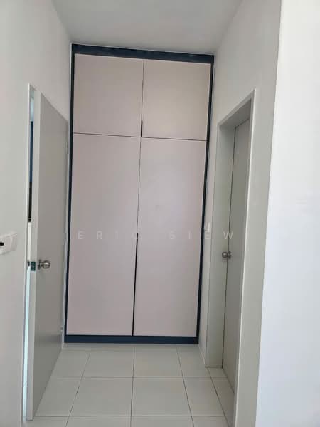 Kondominium untuk Disewa di Residensi Sateria - Eric Siew - Corridor - PropertyGuru.com.my