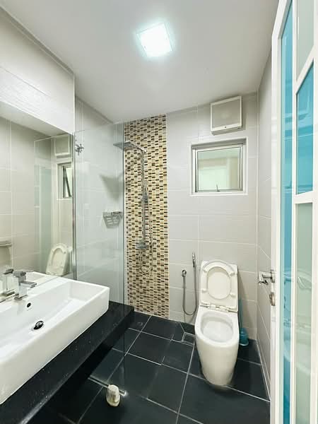 Rumah Kluster untuk Disewa di Kota Emerald (Rawang) - Angie Ng - Bathroom - PropertyGuru.com.my