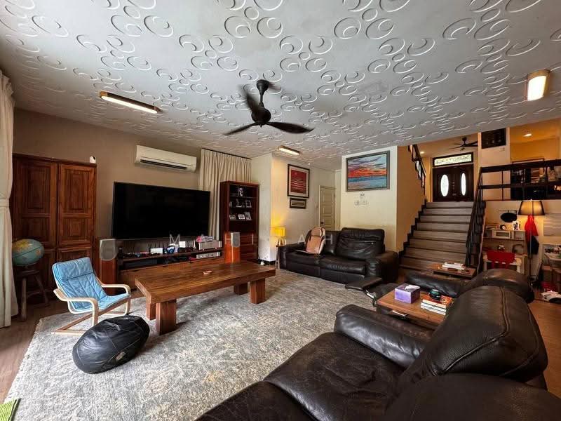 Bungalow House untuk Dijual di Ampang (Selangor) - Mahirah . - Living Room - PropertyGuru.com.my