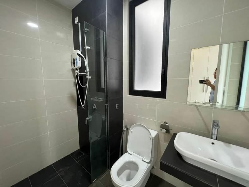 Apartment for Sale at Eco Nest @ Eco Botanic - Kate Tee - Bathroom - PropertyGuru.com.my
