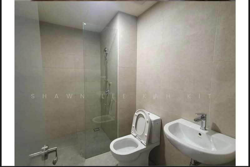Servis Apartment untuk Disewa di 8th & Stellar - Shawn Lee Kah Kit - Bathroom - PropertyGuru.com.my