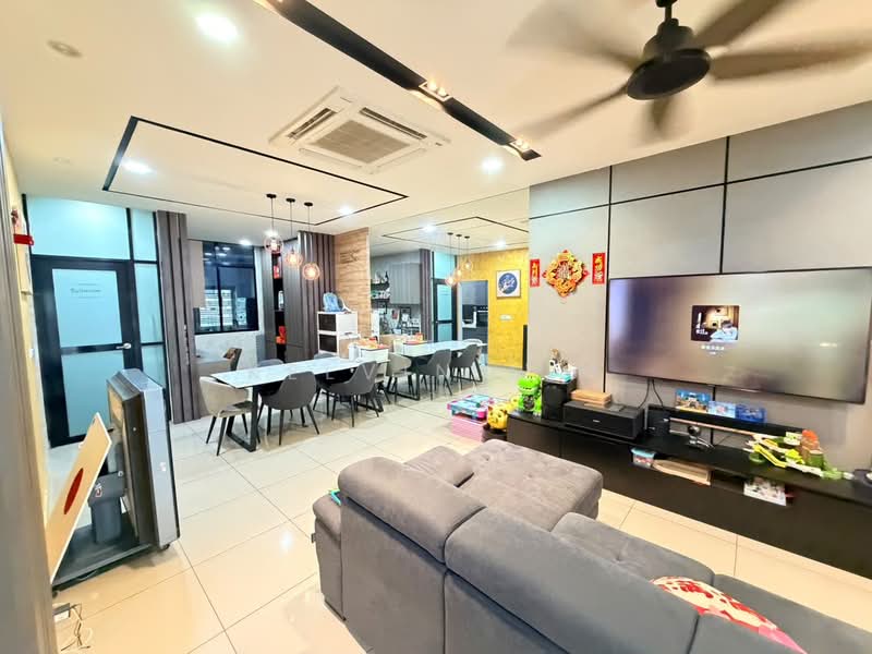 2-storey Terraced House for Sale in Bandar Seri Alam (Masai) - Kelvin Lim - Living Room - PropertyGuru.com.my