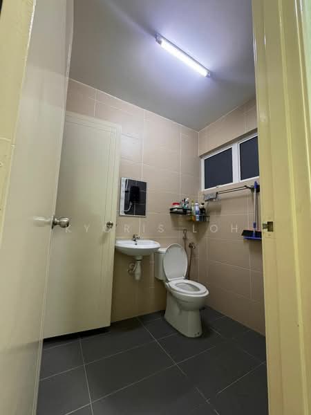 Rumah Teres untuk Dijual di Taman Mutiara Rini (Skudai) - Kyoris Loh - Bathroom - PropertyGuru.com.my