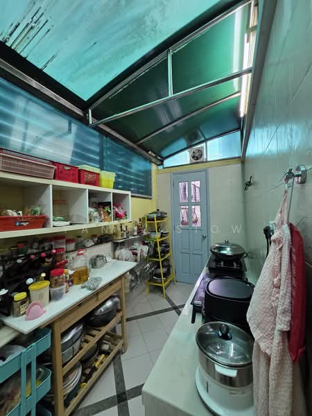 Semi-Detached House for Sale in Taman Setiawangsa (Setiawangsa) - Yanny Siow - Kitchen - PropertyGuru.com.my
