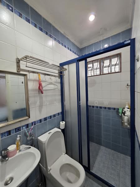 Semi-Detached House for Sale in Taman Setiawangsa (Setiawangsa) - Yanny Siow - Bathroom - PropertyGuru.com.my