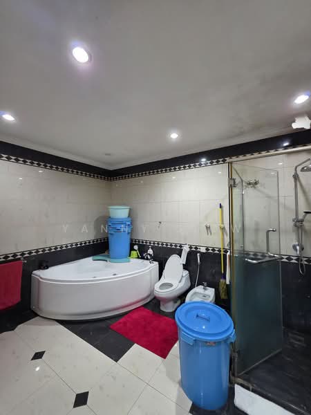 Semi-Detached House for Sale in Taman Setiawangsa (Setiawangsa) - Yanny Siow - Bathroom - PropertyGuru.com.my