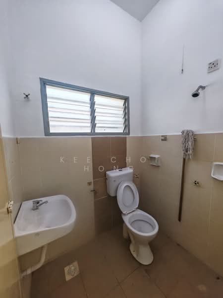 1-storey Terraced House for Sale in Teluk Intan (Perak) - Kee Choi Hong - Bathroom - PropertyGuru.com.my