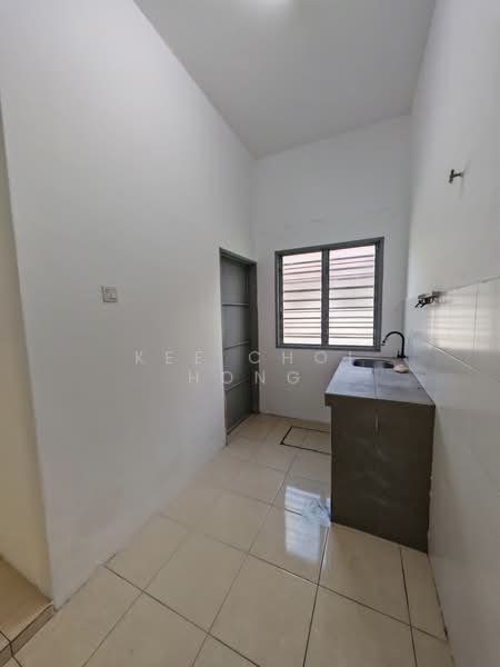 1-storey Terraced House for Sale in Teluk Intan (Perak) - Kee Choi Hong - Kitchen - PropertyGuru.com.my