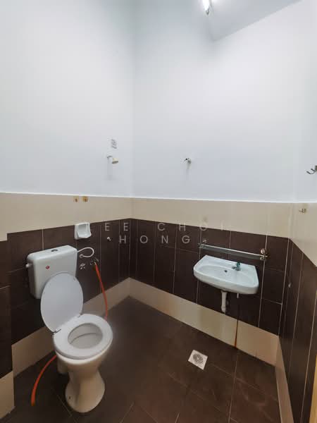 1-storey Terraced House for Sale in Teluk Intan (Perak) - Kee Choi Hong - Bathroom - PropertyGuru.com.my