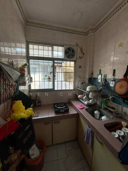 Pangsapuri untuk Dijual di Aman Dua - Yen Ching - Kitchen - PropertyGuru.com.my