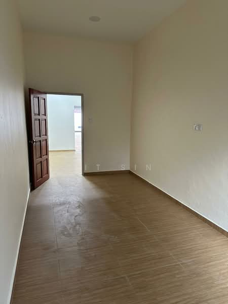 Shop for Rent in Mersing (Johor) - Yit Sin - Interior - PropertyGuru.com.my