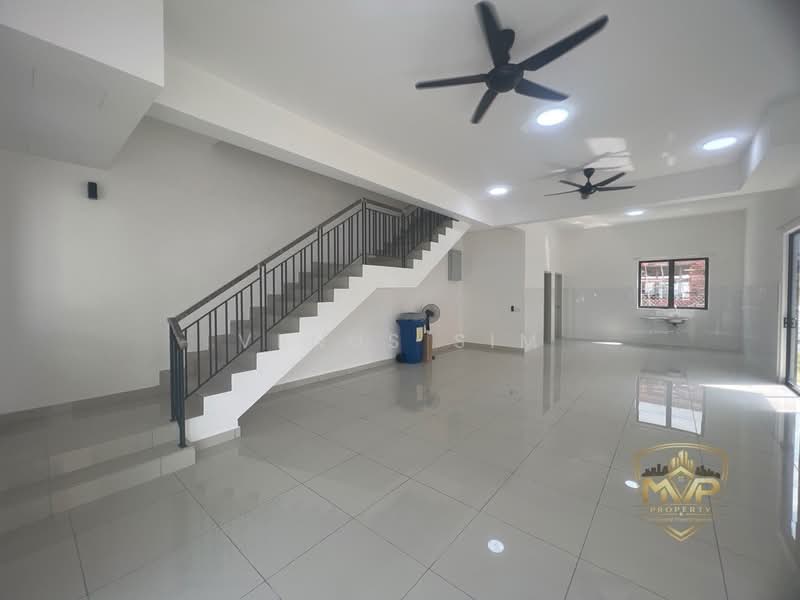 2-storey Terraced House for Rent in Telok Panglima Garang (Selangor) - Venus Sim - Living Room - PropertyGuru.com.my