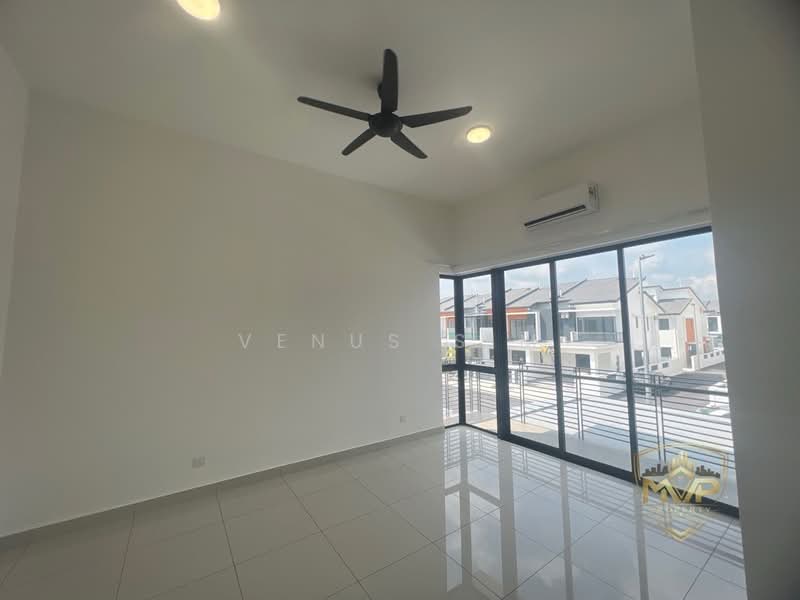 2-storey Terraced House for Rent in Telok Panglima Garang (Selangor) - Venus Sim - Balcony - PropertyGuru.com.my