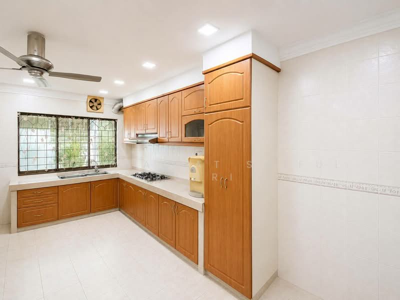 Rumah Teres 2 Tingkat untuk Dijual di Taman Desa Serdang (Seri Kembangan) - Mohd Aizat Saiful Bahri - Kitchen - PropertyGuru.com.my