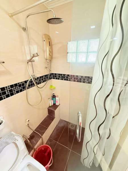 Rumah Teres 2 Tingkat untuk Dijual di Taman Desa Serdang (Seri Kembangan) - Mohd Aizat Saiful Bahri - Bathroom - PropertyGuru.com.my