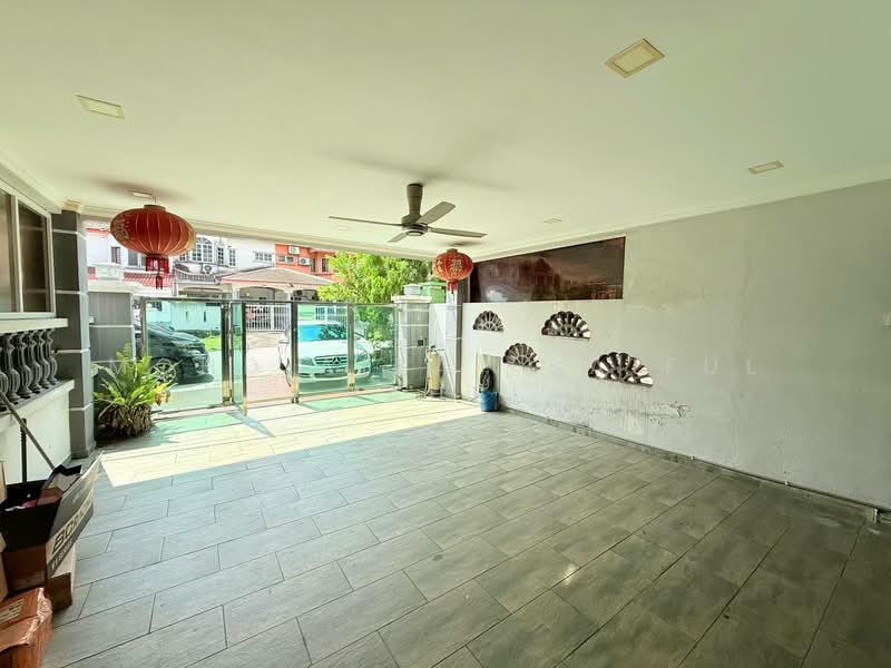 Rumah Teres 2 Tingkat untuk Dijual di Taman Desa Serdang (Seri Kembangan) - Mohd Aizat Saiful Bahri - Exterior - PropertyGuru.com.my