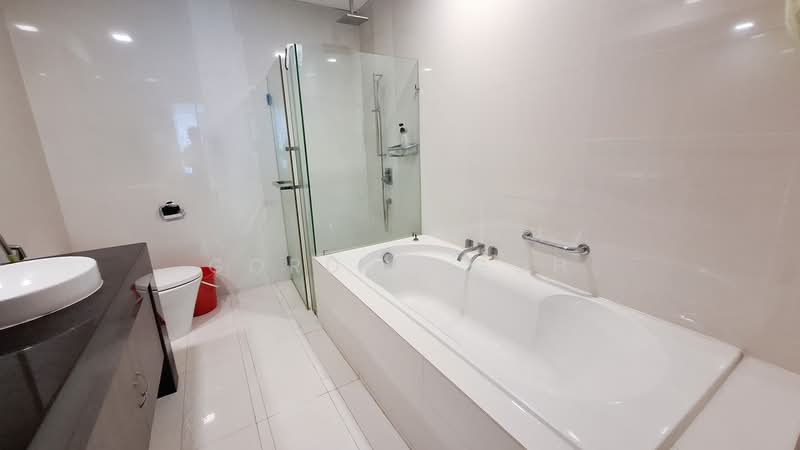 Kediaman Servis untuk Disewa di Gateway Kiaramas Residences - Gordon Goh - Bathroom - PropertyGuru.com.my
