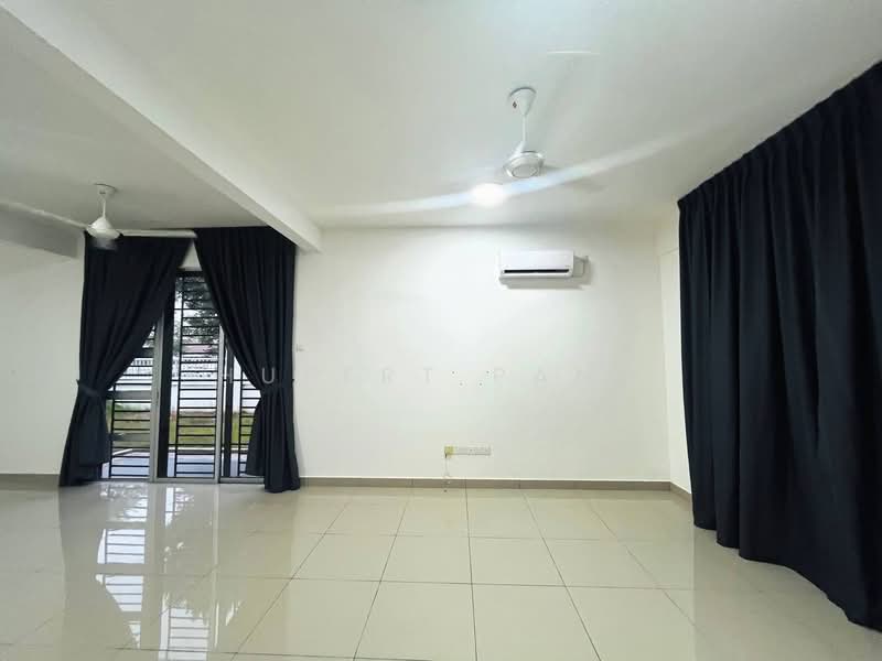 Rumah Teres 2 Tingkat untuk Disewa di Bandar Penawar (Kota Tinggi) - Hubert Pang - Living Room - PropertyGuru.com.my