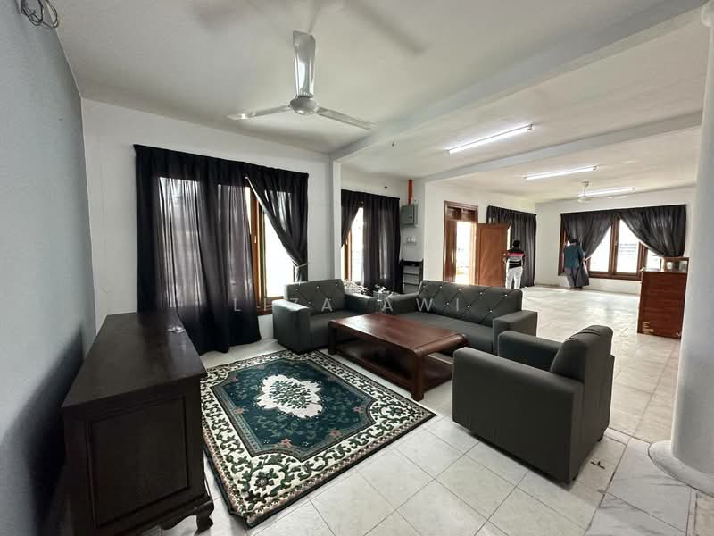 Rumah Berkembar untuk Disewa di Sepang (Selangor) - Liza Awi - Living Room - PropertyGuru.com.my