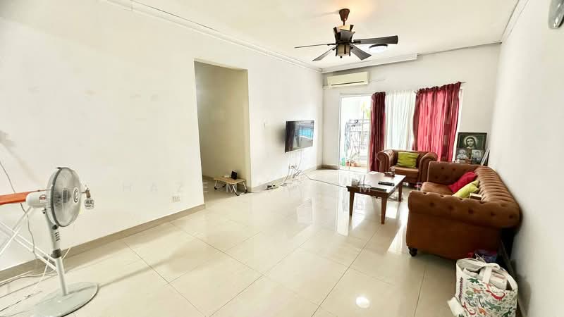 Kondominium untuk Dijual di Suriamas - Hazeman Omar - Living Room - PropertyGuru.com.my