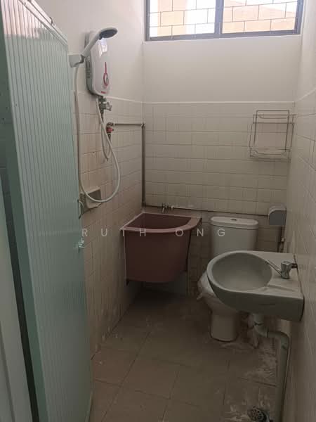 Rumah Teres 1 Tingkat untuk Disewa di Tanjung Tokong (Penang) - Ruth Ong - Bathroom - PropertyGuru.com.my
