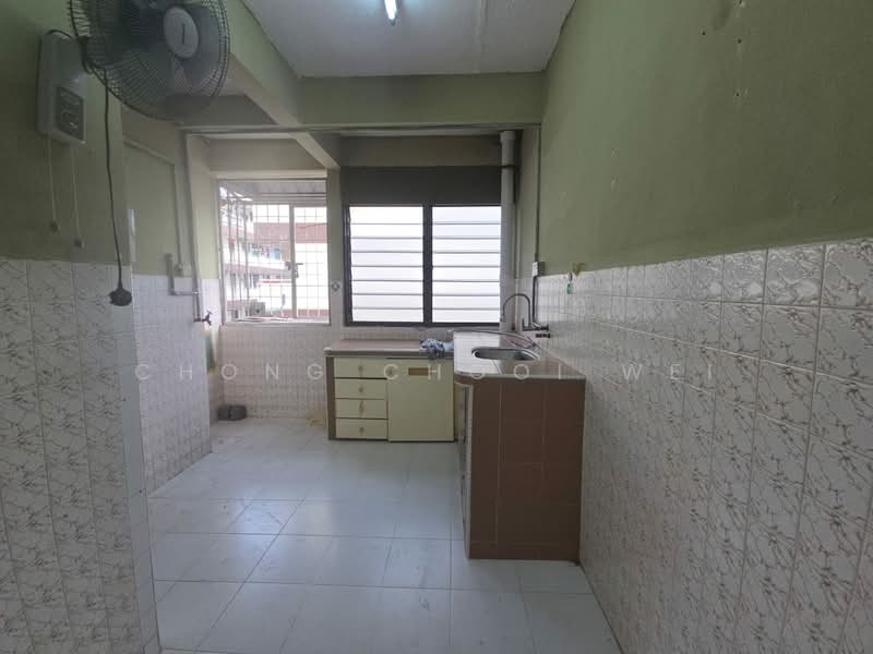 Rumah Flat untuk Dijual di Taman Han Chiang - Chong Chooi Wei - Kitchen - PropertyGuru.com.my