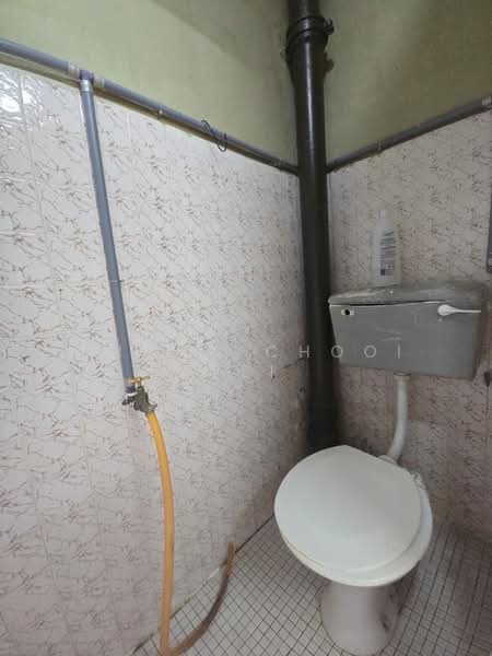 Rumah Flat untuk Dijual di Taman Han Chiang - Chong Chooi Wei - Bathroom - PropertyGuru.com.my