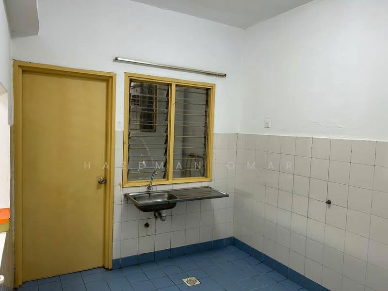 Pangsapuri untuk Dijual di Melur Apartment - Hazeman Omar - Kitchen - PropertyGuru.com.my