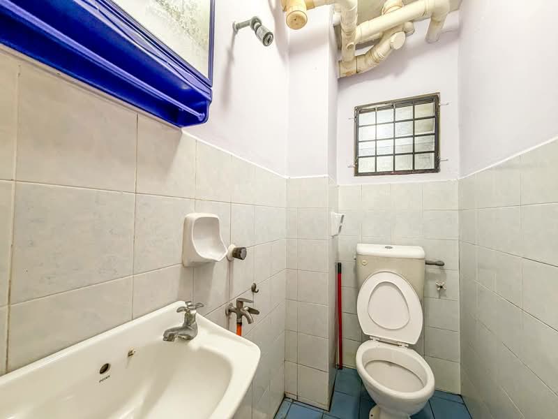 Flat for Sale at Flora Damansara Flat - Izzat Zamros - Bathroom - PropertyGuru.com.my
