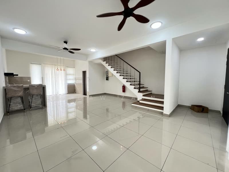 Terraced House for Rent in Sungai Buloh (Selangor) - Adaw Zain - Living Room - PropertyGuru.com.my