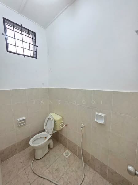 Kedai untuk Disewa di Taman Setia Indah (Tebrau) - Jane Ngoi - Bathroom - PropertyGuru.com.my