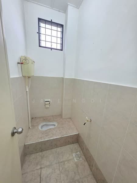Kedai untuk Disewa di Taman Setia Indah (Tebrau) - Jane Ngoi - Bathroom - PropertyGuru.com.my