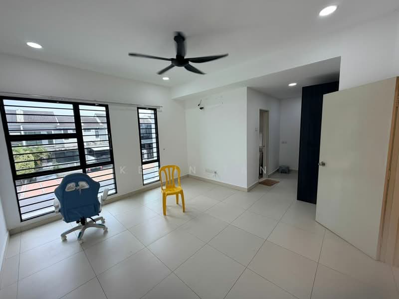 2-storey Terraced House for Rent in Lakeside Residences (Puchong) - Kevin Tan - Living Room - PropertyGuru.com.my