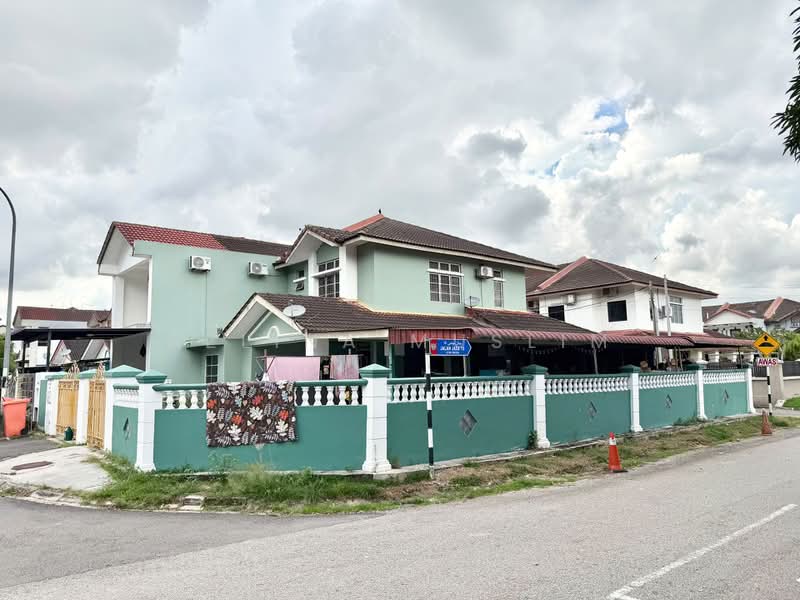 2-storey Terraced House for Sale in Taman Mutiara Rini (Skudai) - Azlina Muslim - Exterior - PropertyGuru.com.my