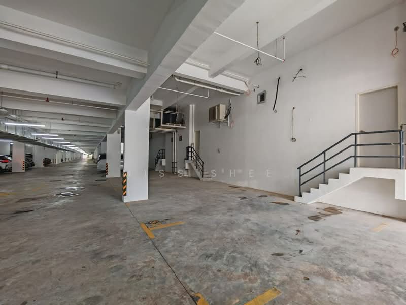 Kedai / Pejabat untuk Disewa di Taman Pelangi (Johor Bahru) - Miss Shee - Car Park - PropertyGuru.com.my