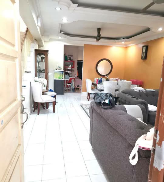 Rumah Teres 2 Tingkat untuk Dijual di Bandar Baru Bangi (Selangor) - Ammeer Nadzrai - Living Room - PropertyGuru.com.my