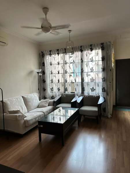 Rumah Teres 2 Tingkat untuk Disewa di Putra Avenue (Subang Jaya) - Jason Tan - Living Room - PropertyGuru.com.my