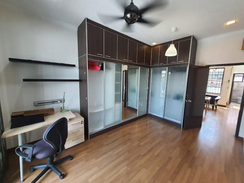 2-storey Terraced House for Rent in Putra Avenue (Subang Jaya) - Jason Tan - Bedroom - PropertyGuru.com.my