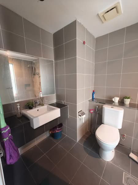 Servis Apartment untuk Disewa di Aeropod - Stev Yap - Bathroom - PropertyGuru.com.my