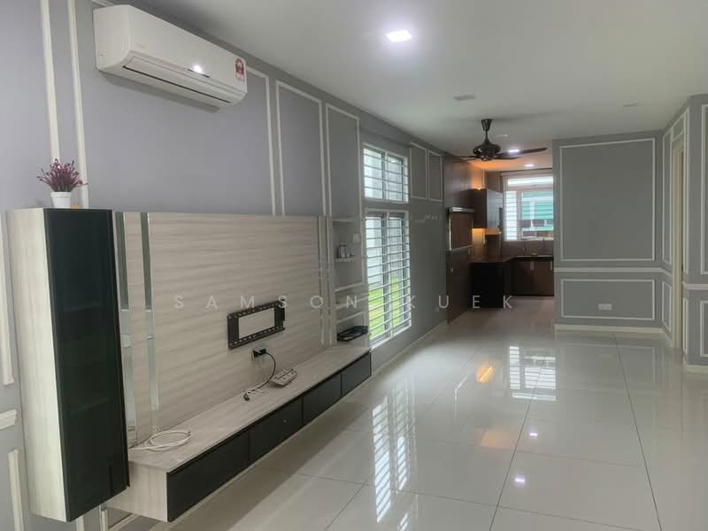 Bungalow for Sale in Bandar Putra Permai (Seri Kembangan) - Samson Kuek - Living Room - PropertyGuru.com.my