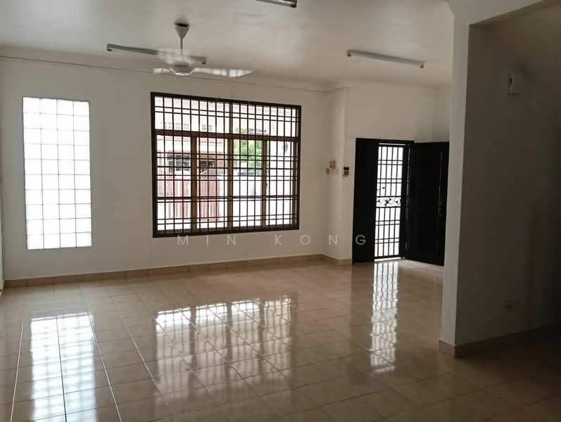 Rumah Teres untuk Dijual di Taman Mutiara Rini (Skudai) - Min Kong - Living Room - PropertyGuru.com.my