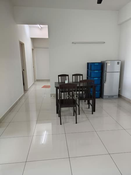 Kondominium untuk Disewa di Reflections Condominium - CK Ooi - Dining Room - PropertyGuru.com.my