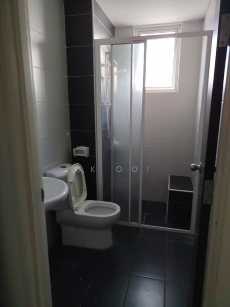 Kondominium untuk Disewa di Reflections Condominium - CK Ooi - Bathroom - PropertyGuru.com.my
