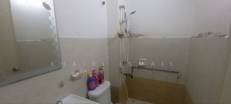 1-storey Terraced House for Sale in Bukit Indah 2 (Iskandar Puteri (Nusajaya)) - Khairi Ismail - Bathroom - PropertyGuru.com.my