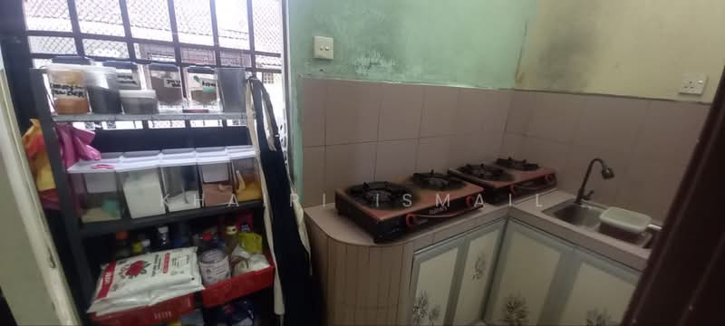 1-storey Terraced House for Sale in Bukit Indah 2 (Iskandar Puteri (Nusajaya)) - Khairi Ismail - Kitchen - PropertyGuru.com.my