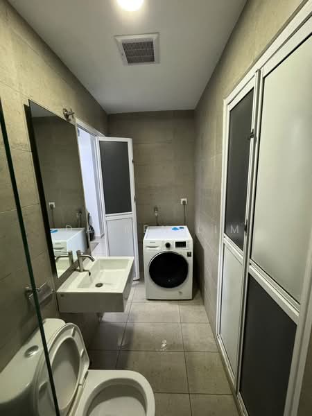 Servis Apartment untuk Disewa di Kenwingston Square Garden - Darren Lim - Bathroom - PropertyGuru.com.my