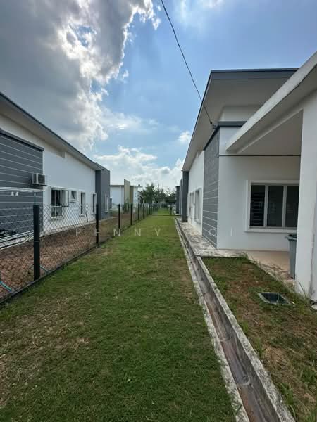 Bungalow for Sale in Taman Sri Lambak (Kluang) - Penny Koi - PropertyGuru.com.my